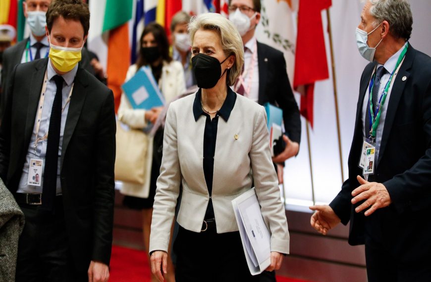 EU meets to phase out Russian oil and gas by 2027