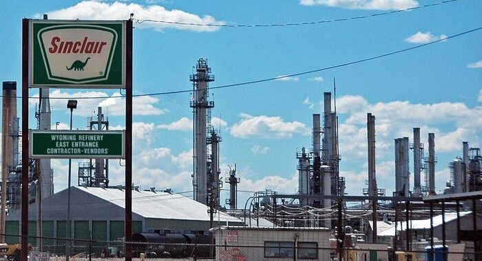 Indian refiners purchase more US crude before trade talks in May