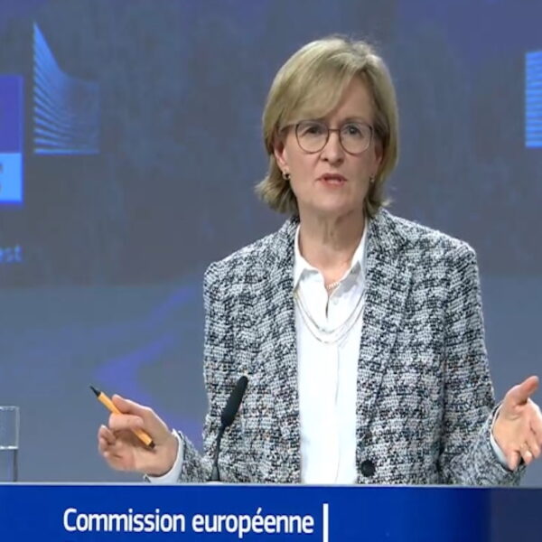 European Commission endorses “imperfect” solution of natural gas as a transition fuel