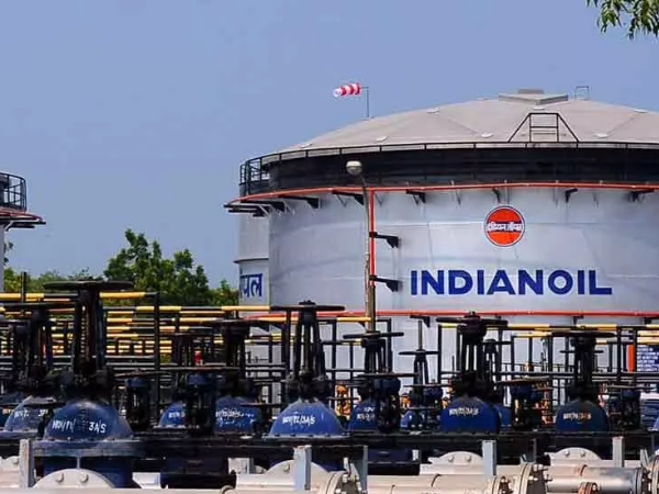 Indian Oil to invest $13 billion in expanding operations, says “fossil fuels are here to stay”