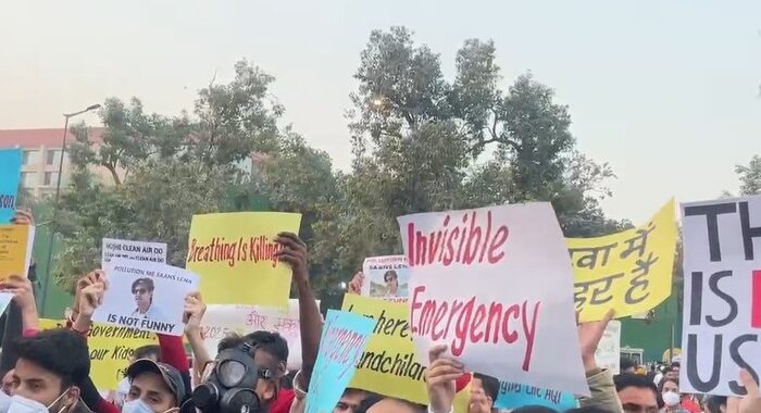 Parents, Activists Protests at India Gate as Air Turns Toxic