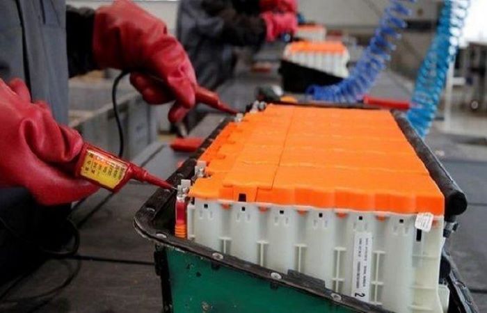 Bajaj still wary of switching to EVs, NITI Aayog says battery policy in the works