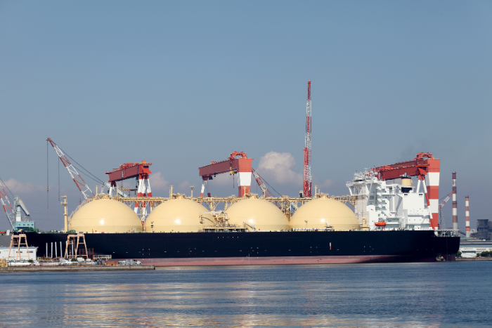India’s Petronet signs biggest LNG deal till date with QatarEnergy