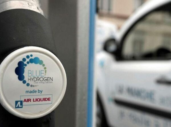 Blue hydrogen at best a “distraction”, emits 20% more GHGs than burning natural gas