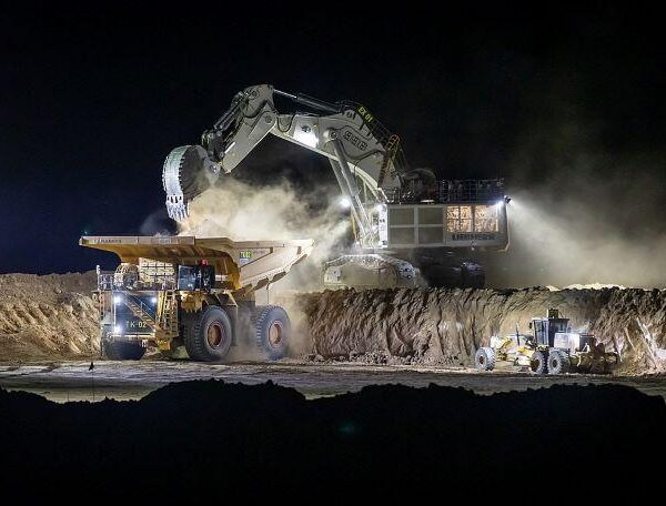 Adani’s Carmichael mine strikes coal, will export to India starting this year