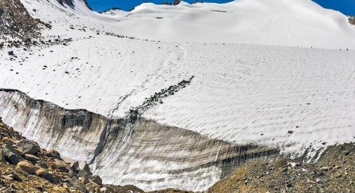 If South Asian countries implement emission norms, black carbon deposits on Himalayan glaciers can reduce by 23%: Report