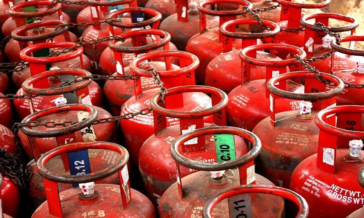 Indoor air pollution: ‘Only 50% urban slum households use LPG’, refill cost jumped ₹ 125 in a month