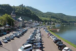 Parked Vehicles Significantly Intensify Urban Warming: Report