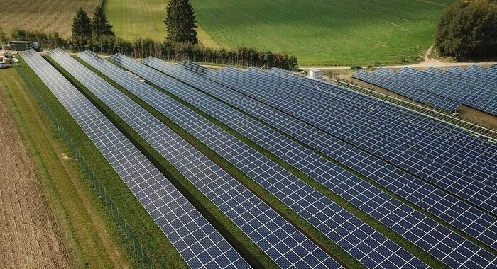 India scraps norm that kept renewable energy prices uniform, to speed up power deals